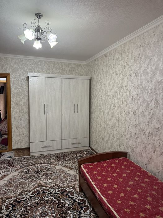 Uy sattepoda joylashgan ijaraga beriladi