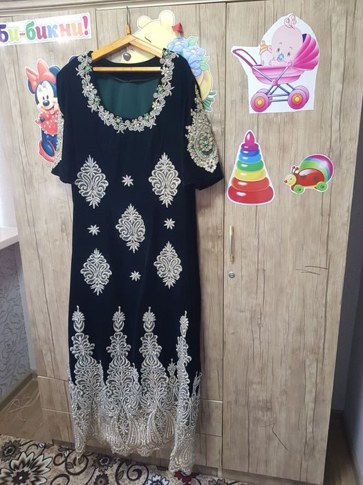 Продам новое платье