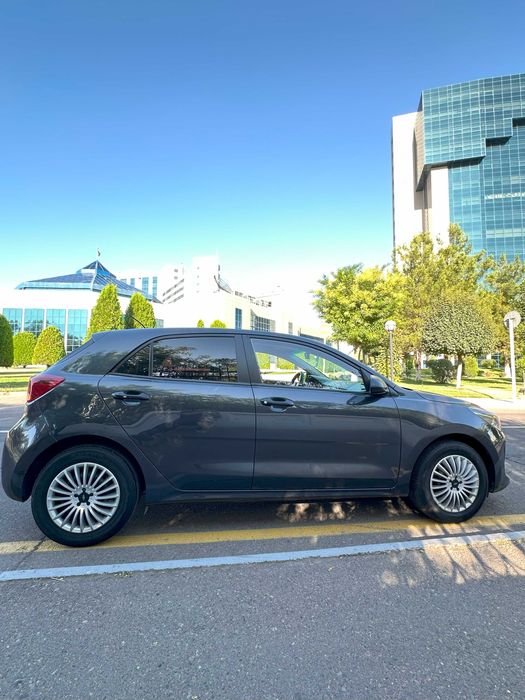 Продается Kia Rio 2018г (82 тыс пробег) Цвет Темно-Серый