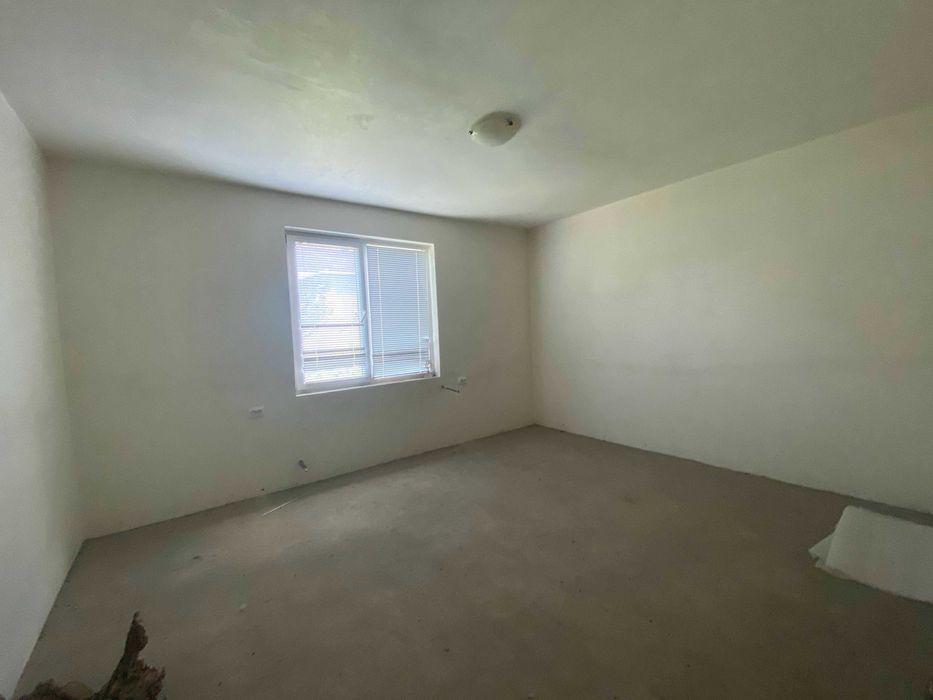 Самостоятелна нова къща, сп.Чайка, гараж