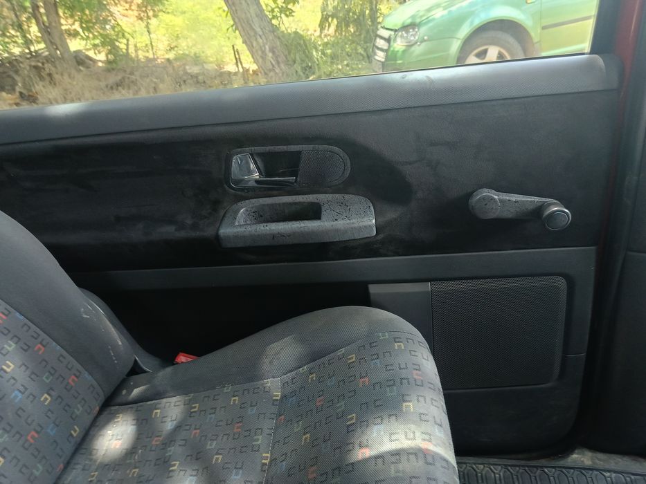 VW Sharan 1.9 116 к.с. 2002 г. – на части

Автомобилът е ударен отпред вдясно.
Двигателят работи отлично, всичк