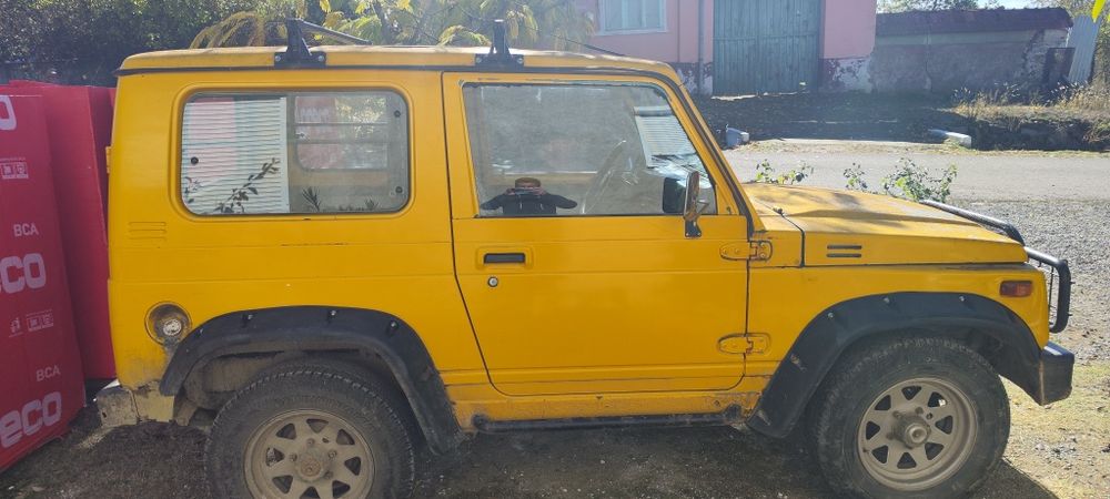 Vând Suzuki Samurai