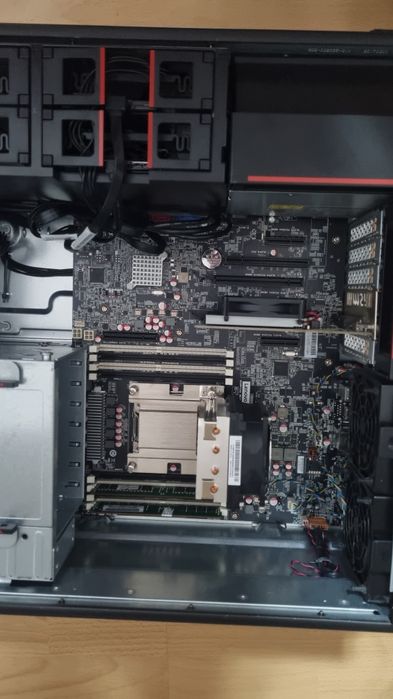 Lenovo P510: Intel Xeon E5-2630L v3 Octa/16GB RAM/GT 730/120 SSD/500GB