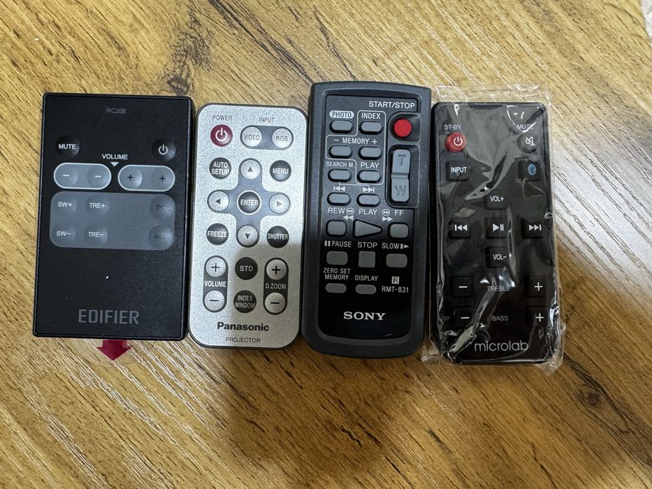 Продам пульт все оригиналы не копии все на фото