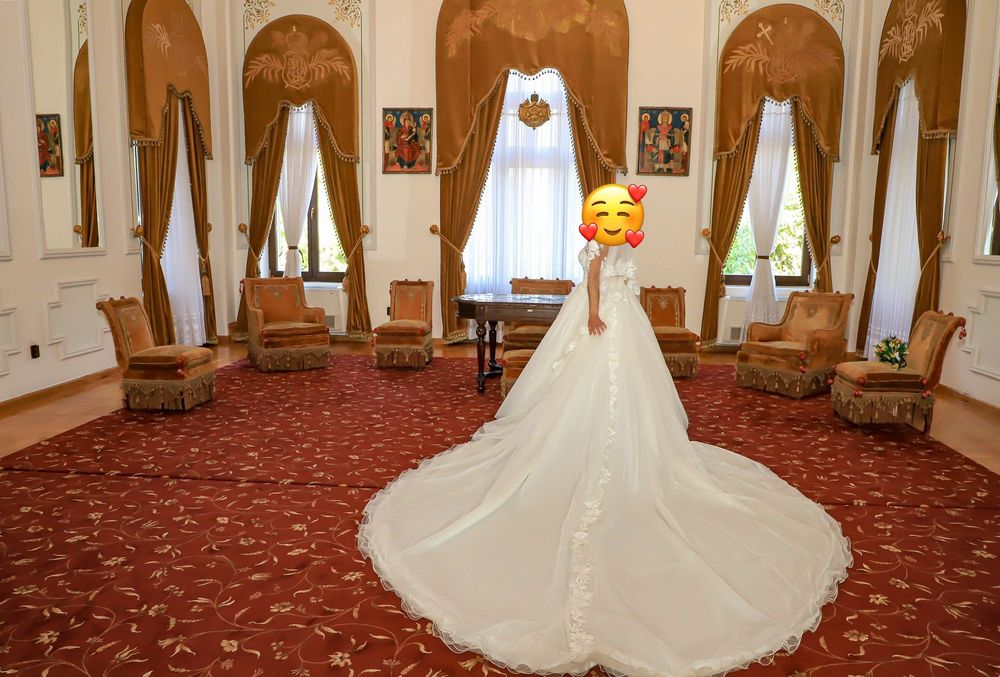 Rochie mireasa cu trena