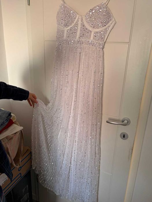 Vand rochia de mireasa Asos Bridal, marimea 34, curatata profesional