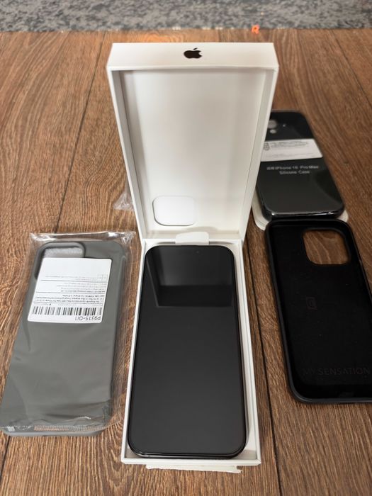 iPhone 16 Pro Max, Black, гаранция до 11.2027 г. - неразличим от нов
