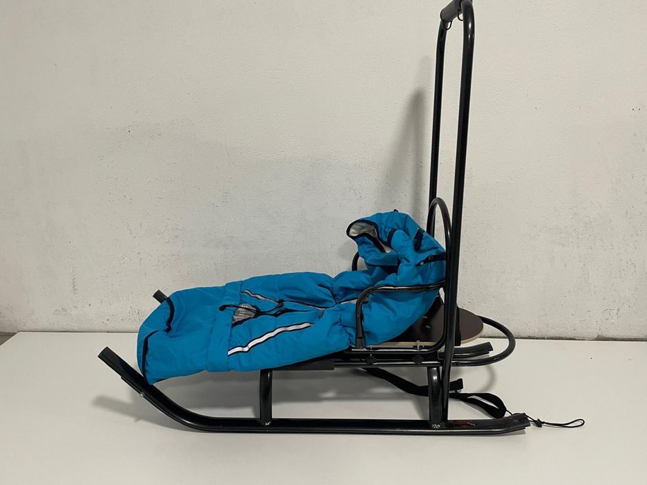 Sanie cu maner Skyline Salto si sac polar