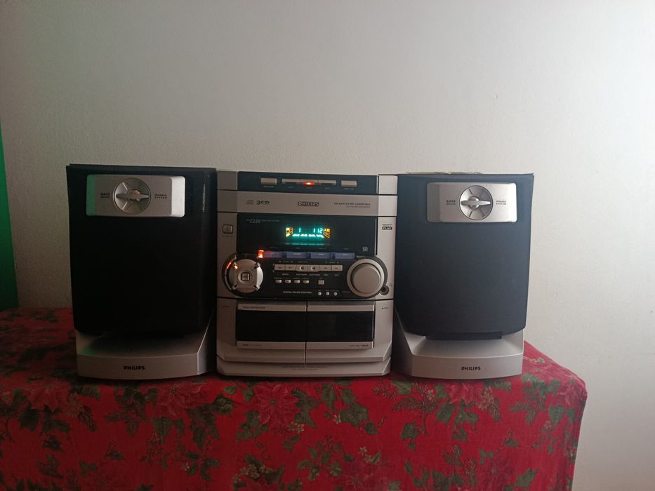 Vând mini sistem audio Philips FW -C220