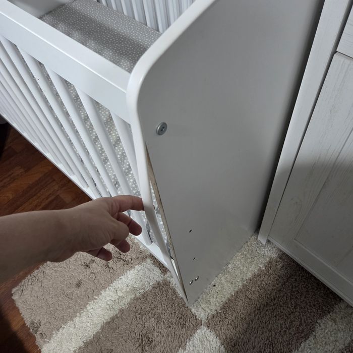 Pachet complet: Pătuț bebe lemn alb ASAMBLAT + Saltea + Carusel Chicco