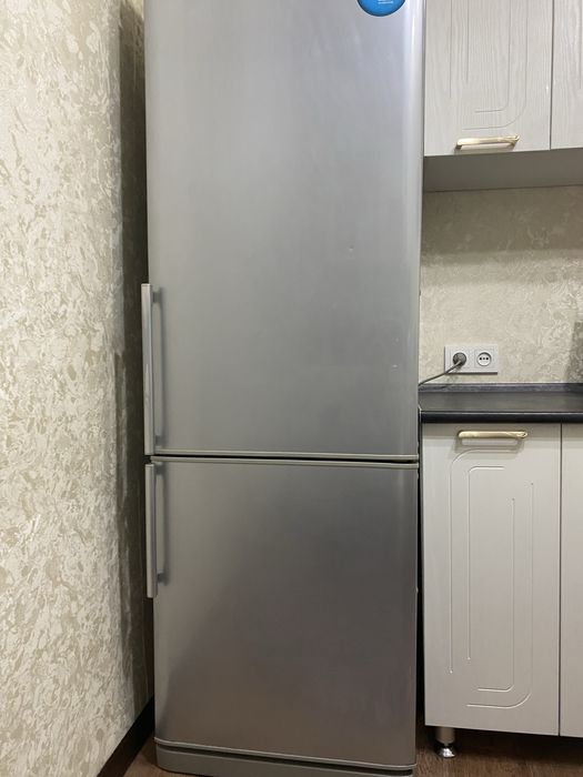 Холодильник  LG