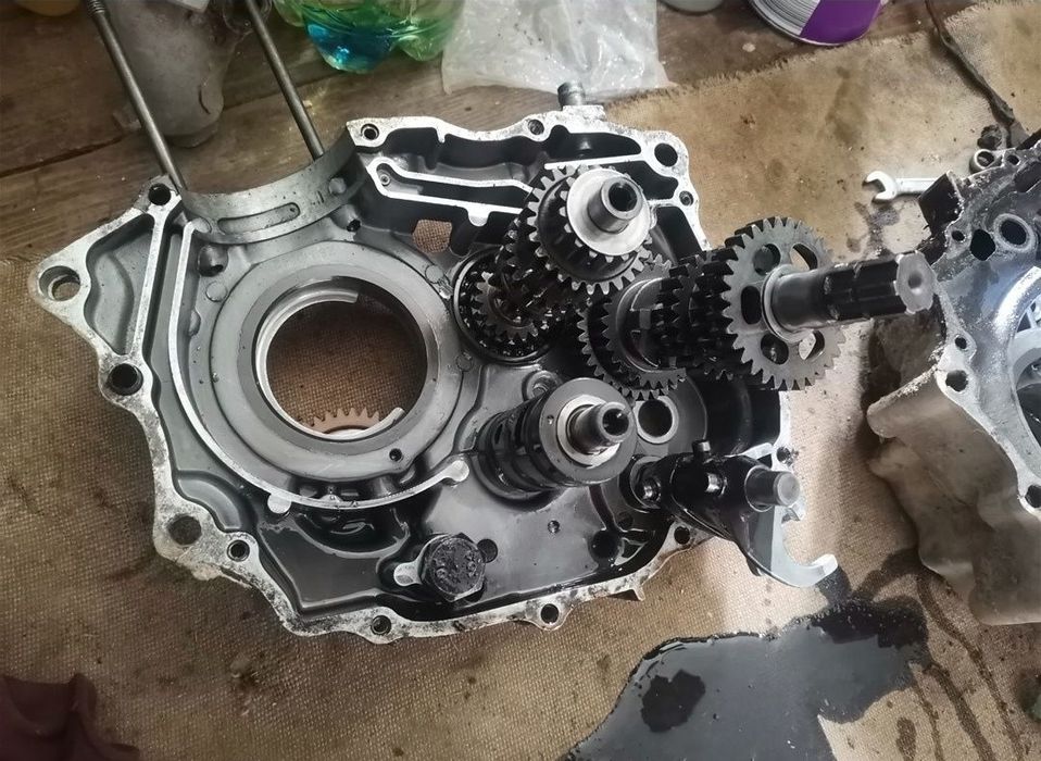 Cross-uri atv-uri scutere in 2 sau 4T