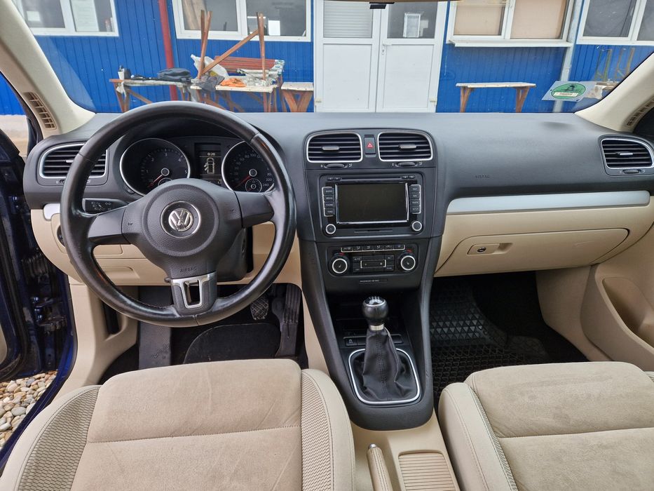 Golf 6 , 2.0 diesel panoramic ! 140 cp .