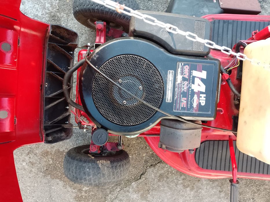 Tractor tuns iarba Snapper cu motor Briggs Stratton 14 CP