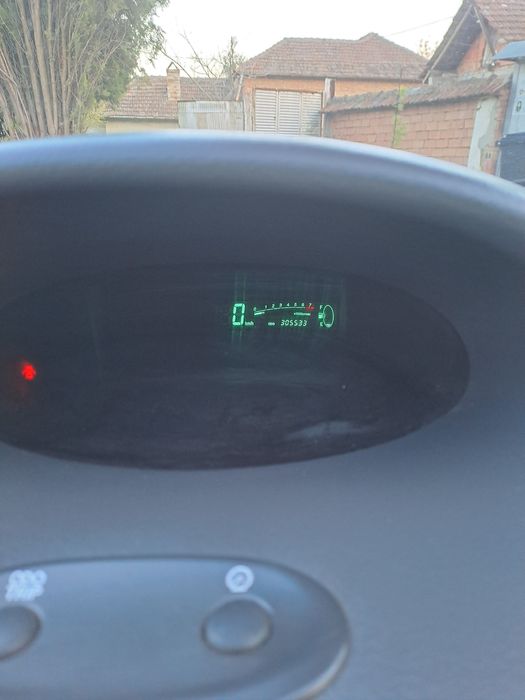 Тоьота ярис 1000 кб бензин