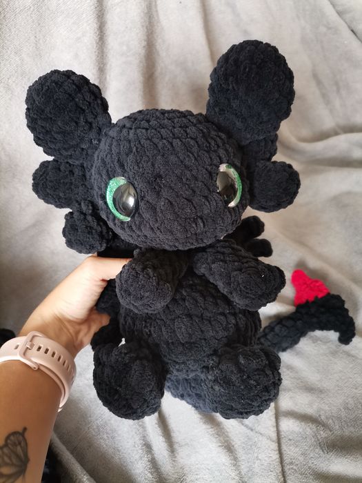 Ръчно плетена играчка Беззъб