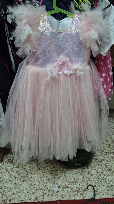 Продам платье для девочки