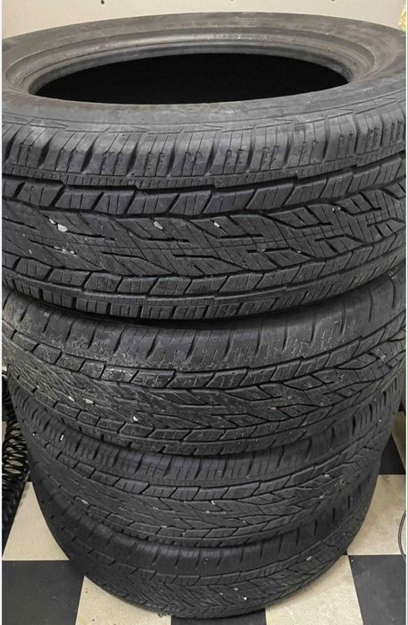 Комплект шин Continental 225/65 R17 (боковой порез – требует ремонта)