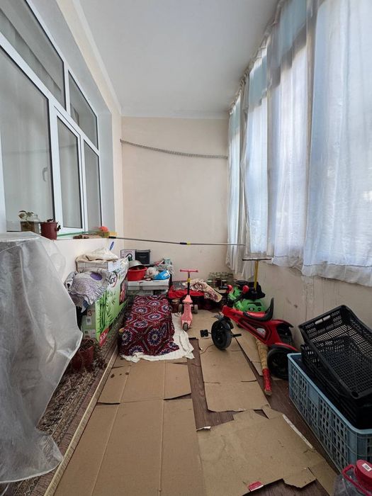 Barcha qulayliklarga ega 75 kv. metrli uy sotiladi.