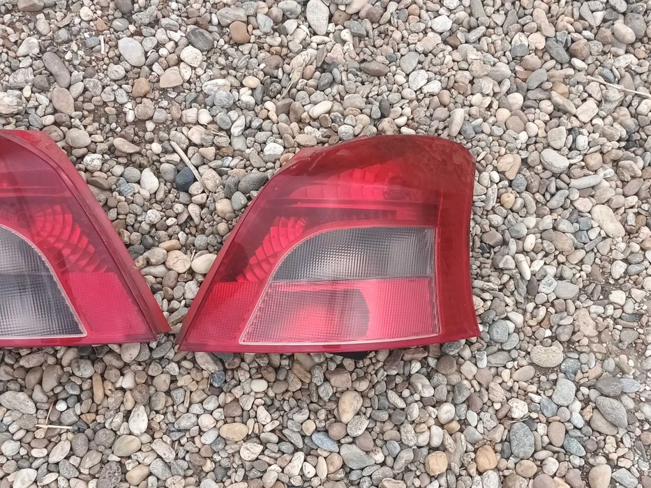 ляв и десен стоп за тойота ярис 05 + TOYOTA YARIS