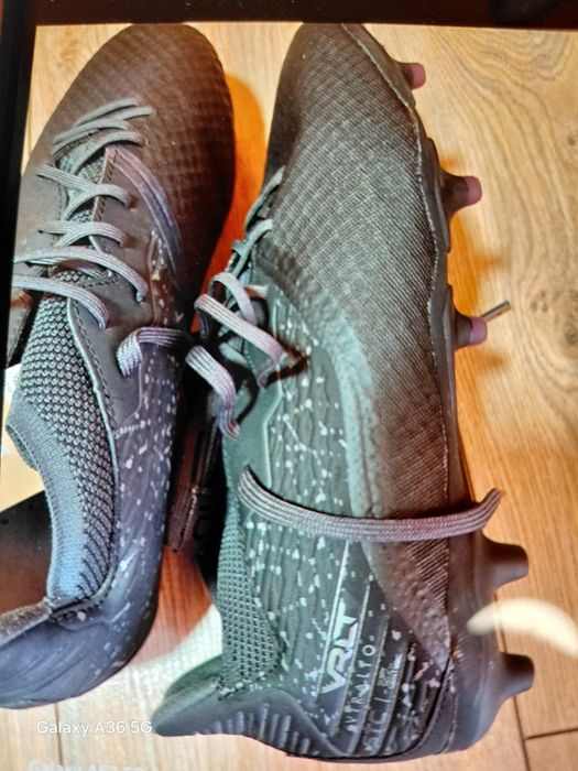 Бутонки adidas и kipsta.