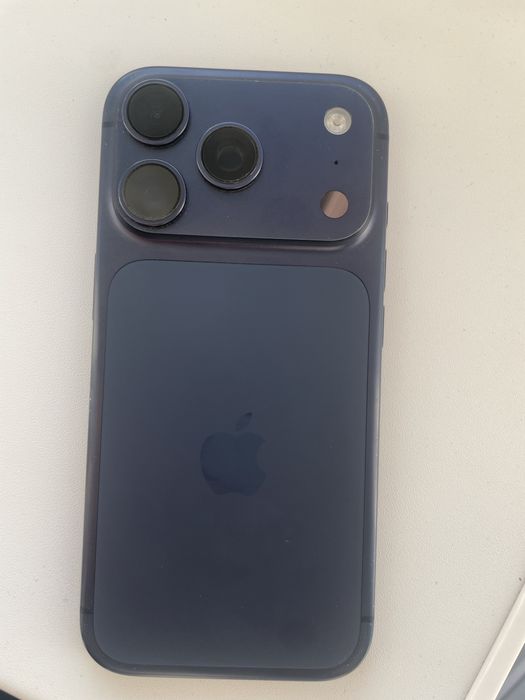 Iphone 17 pro в хорошем состоянии