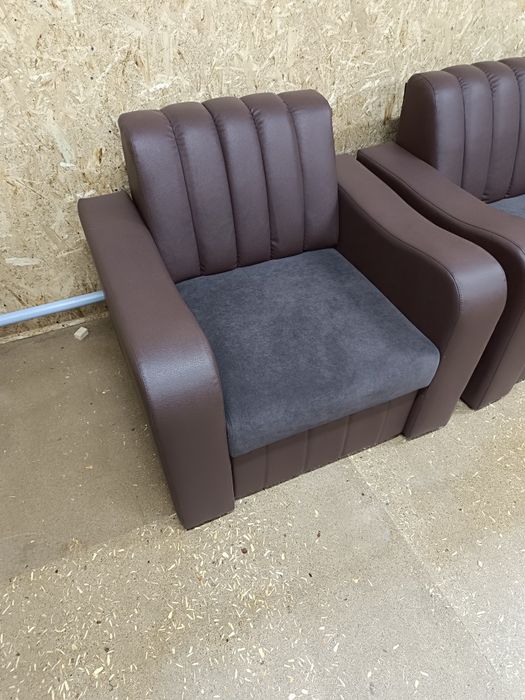 Продам угловой диван с креслом