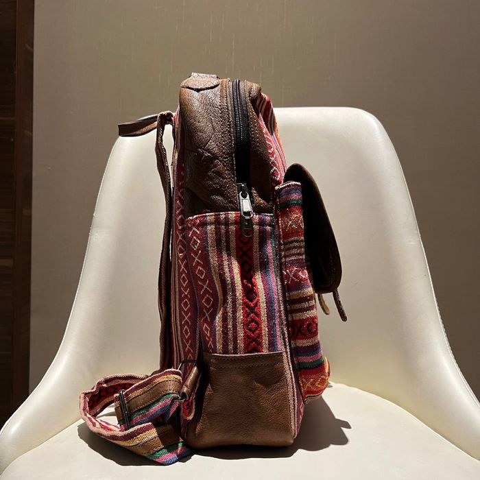 Кожаный рюкзак с орнаментом