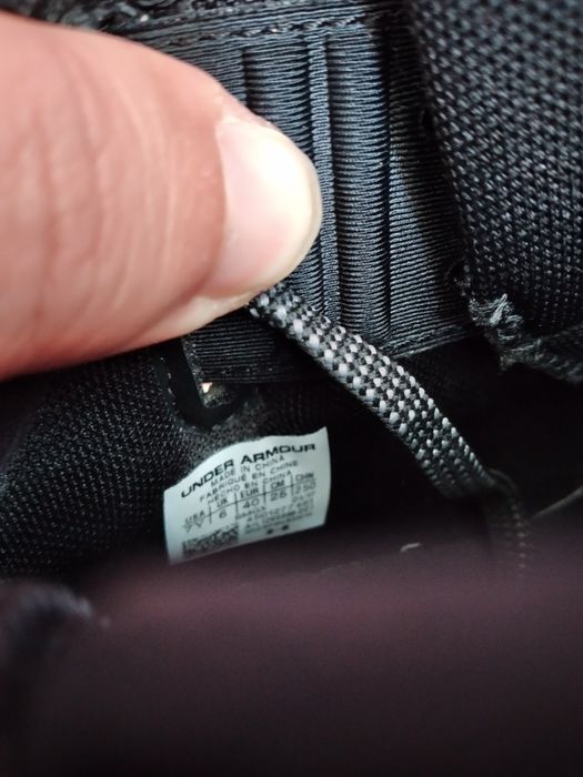 Mаратонки Under Armour номер 40