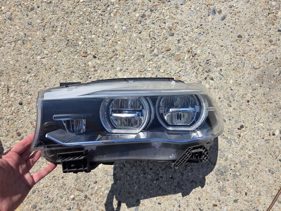 Far faruri stanga dreapta complete full led adaptiv BMW X5 F15 X6 F16 cod 7442649 7442650