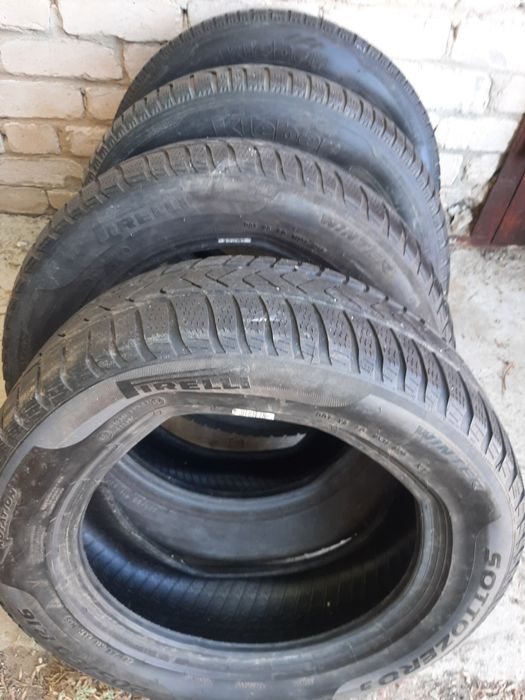 Продам шины 205/60/16 пирелли