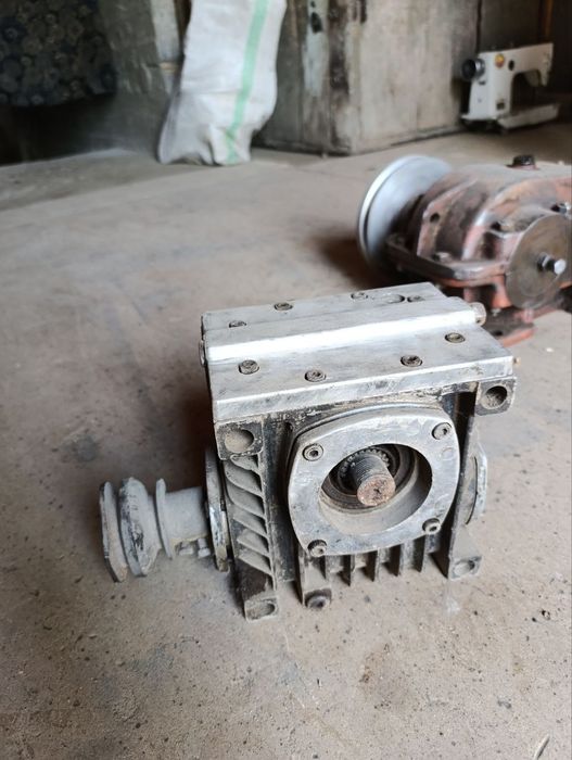 Редуктор сотилади