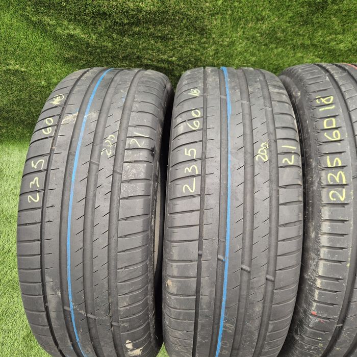 235 60 18 Michelin