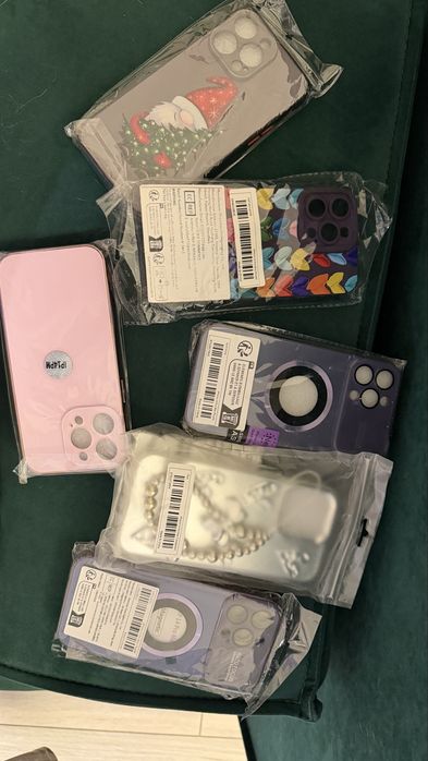 Продам чехлы на айфон 14 промакс