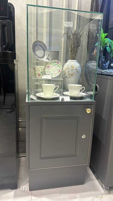 Мебель (витрины) для магазина