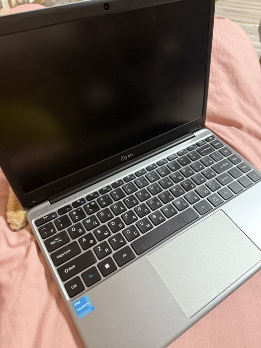 iPhone 12 64гб, ноутбук oyan