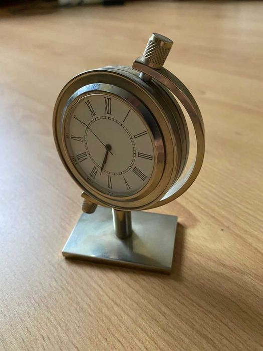 Винтидж настолен часовник Oracle