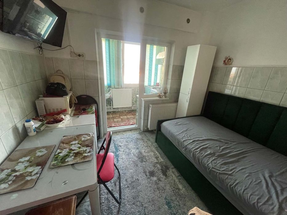 Vând apartament cu 2 camere decomandat