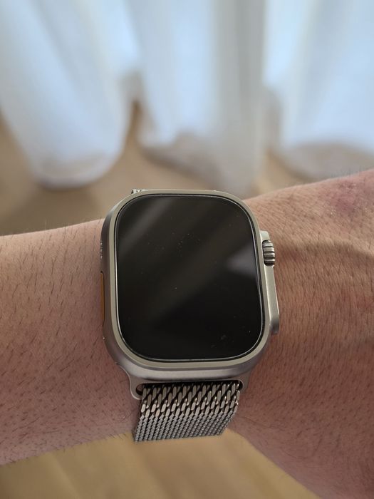 Apple watch ultra 3 natural titanium Milanese Loop