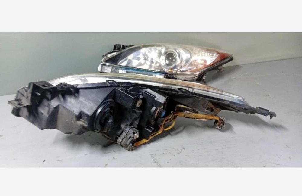 Far Stanga Dreapta Mazda 3 cu Lupa European PRET PE BUCATA