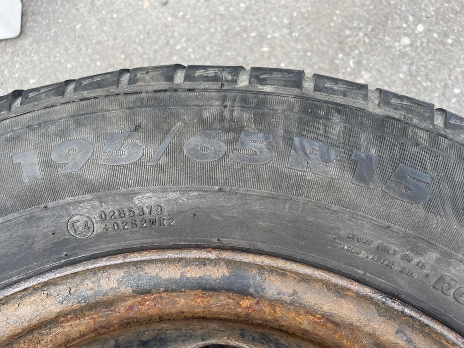 Vând roată de rezervă 195/65/R15