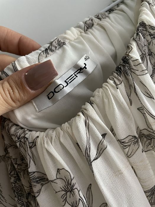 Ефирна рокля с цветя