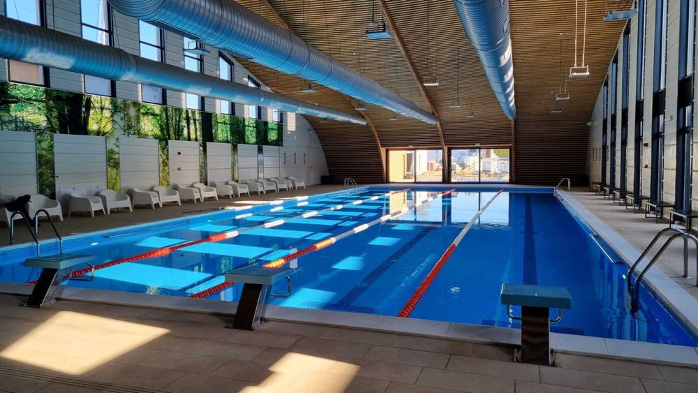 Executam piscine publice si rezidentiale , saune umede si uscate, etc