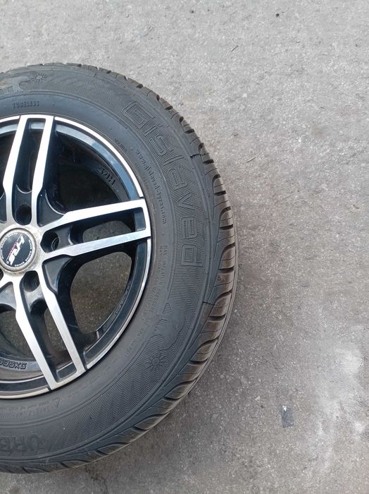 Спешно продавам 4 броя летни гуми в много добро състояние-175/70/R14