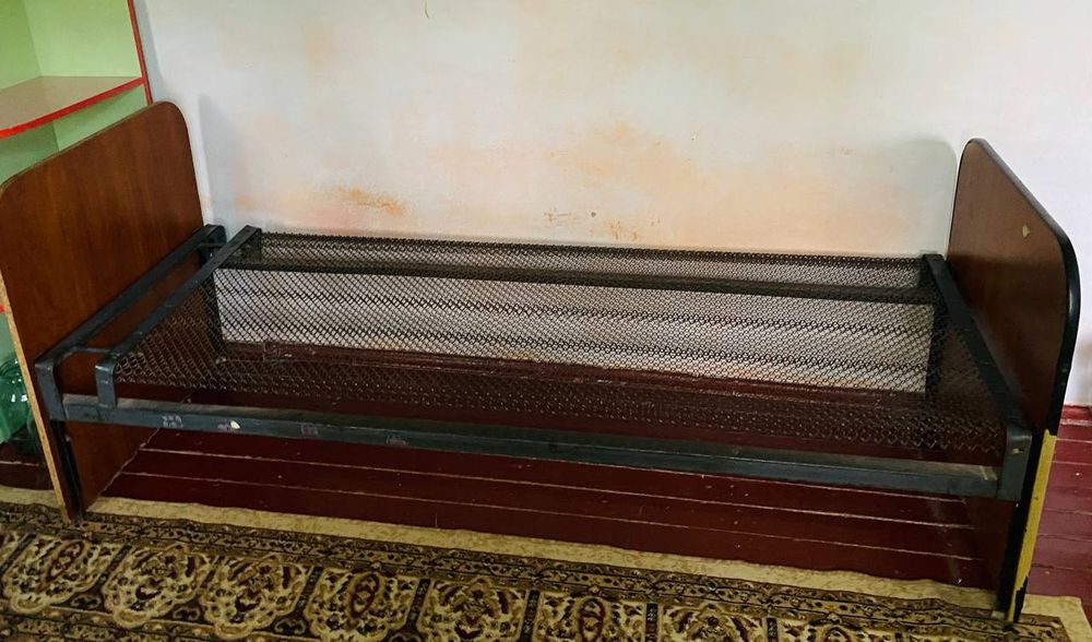 Крават сеточной  одна спальня