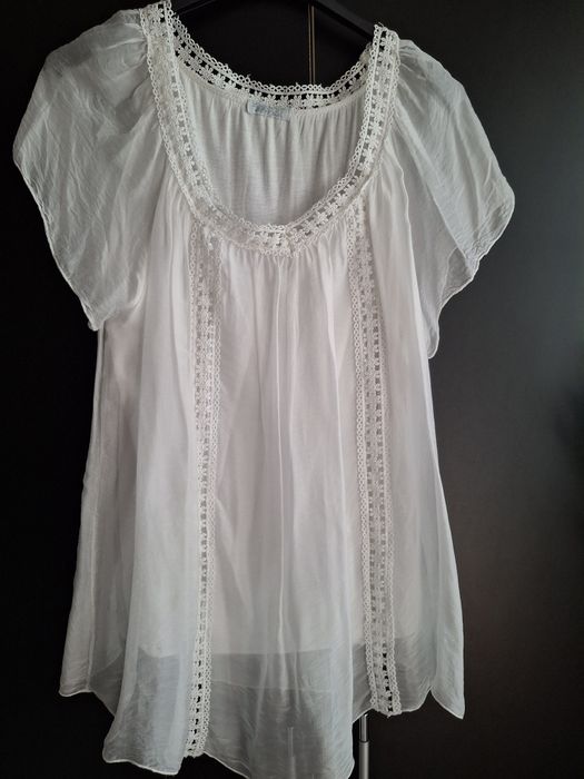 Bluză din mătase cu inserții brodate din bumbac ,marimea M ,nouă