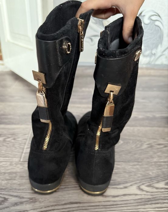 Женские замшевые сапожки