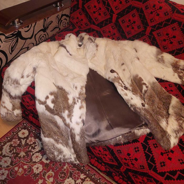 Haină de blană mărimea 48, foarte bine întreținută