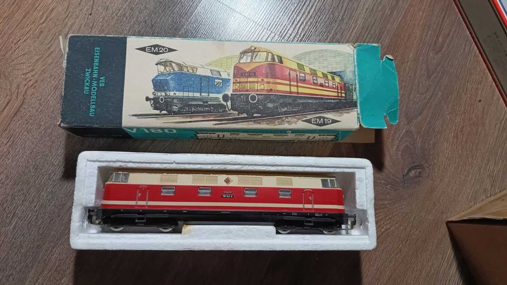 Продавам влакчета и локомотиви на фирмата PIKO