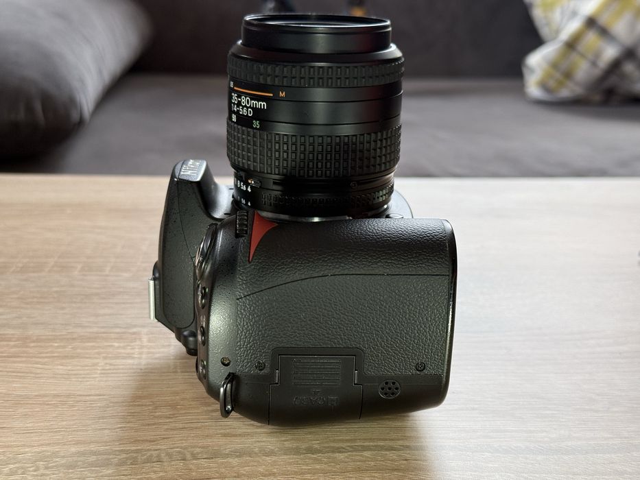 Nikon D90 и обектив